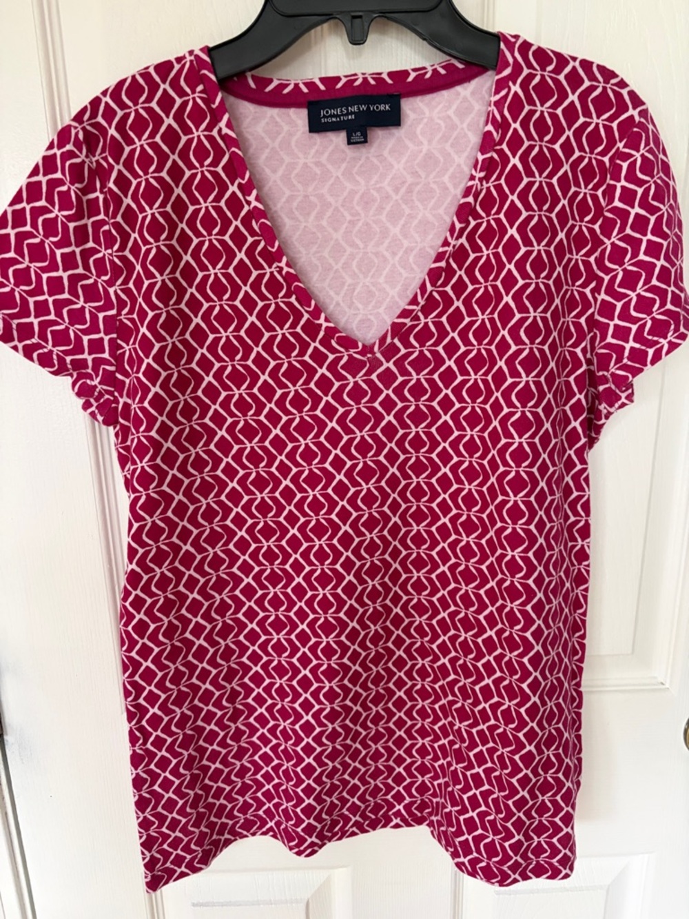 Jones New York Fuchsia Geometric V-Neck Short Sleeve Top